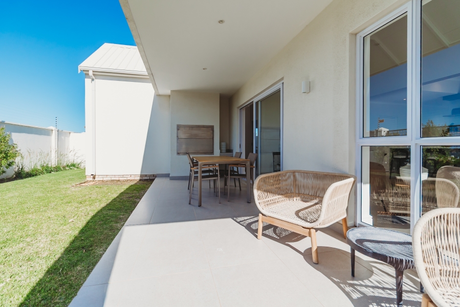 3 Bedroom Property for Sale in Kraaibosch Western Cape
